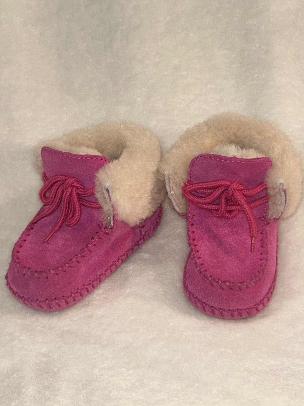 Ugg pink suede moccasin booties infant size 2/3 baby girl excellent condition